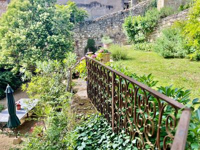 Maison traditionnelle - 322 m² - 9 pièces