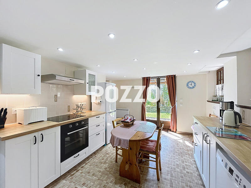 Maison - 190 m² - 8 pièces