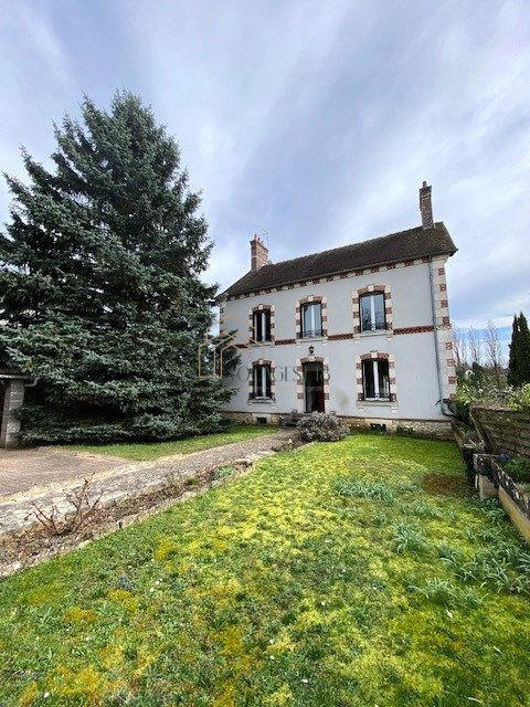 Maison - 140 m² - 5 pièces