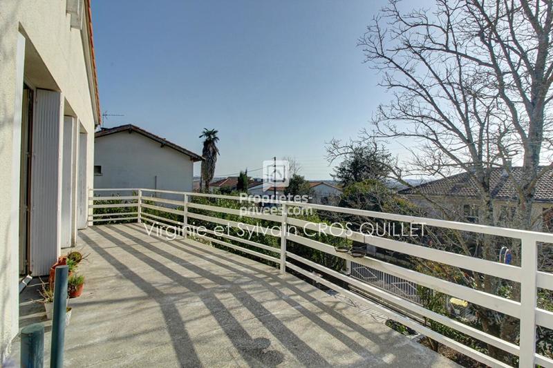 Maison - 196 m² - 7 pièces