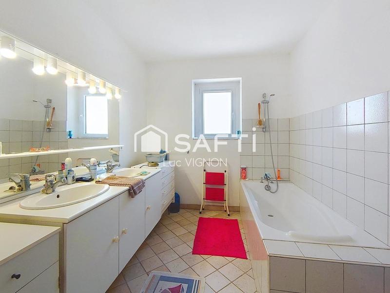 Maison - 267 m² - 11 pièces