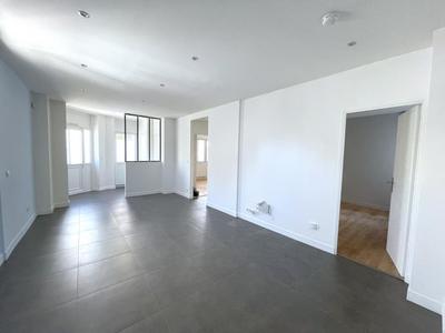 Bureau - 85 m² - 6 pièces