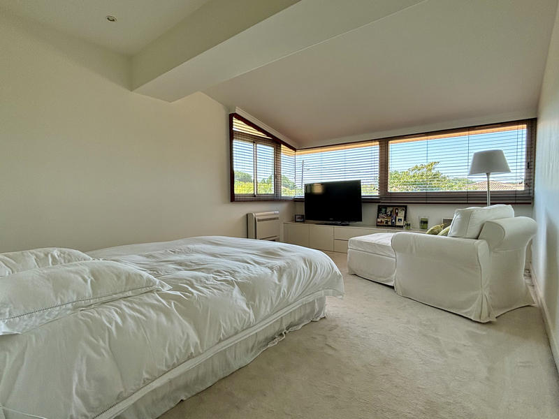 Villa - 282 m² - 8 pièces