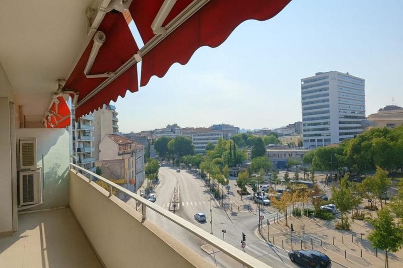 Appartement - 90 m² - 4 pièces