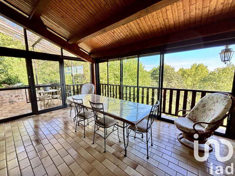 Maison - 220 m² - 10 pièces