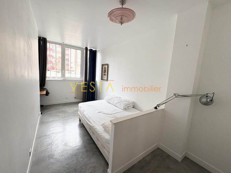 Loft - 167 m² - 6 pièces