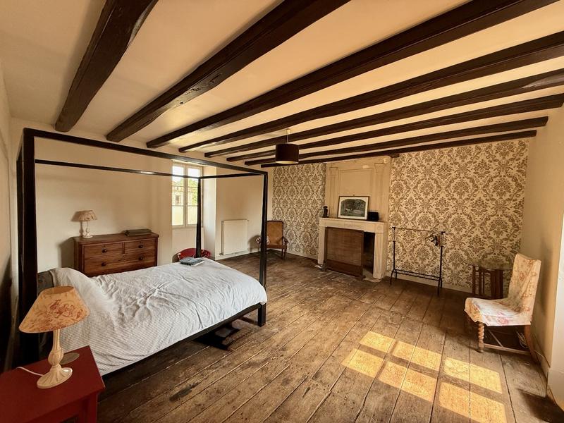 Maison - 300 m² - 10 pièces