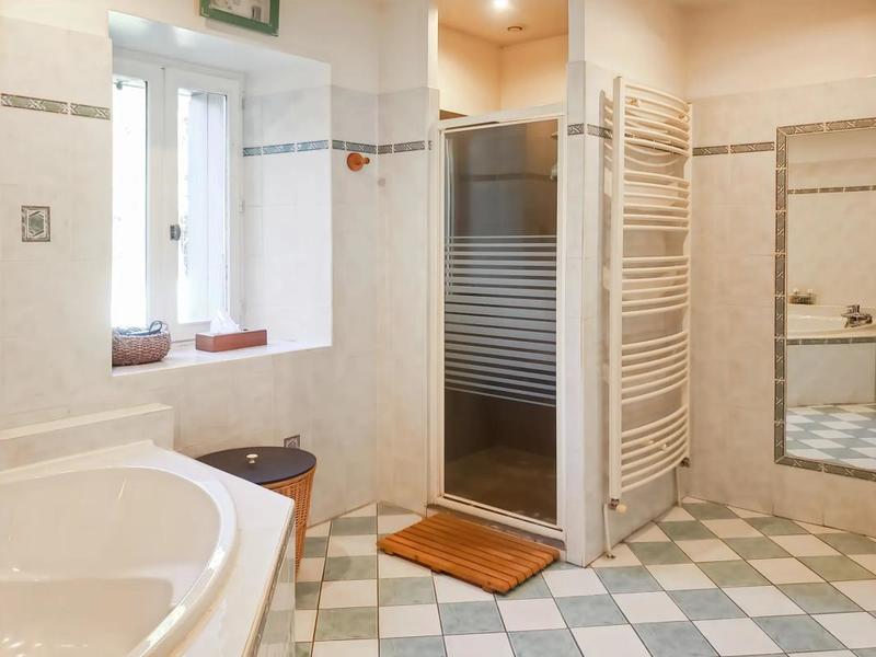 Maison - 180 m² - 6 pièces