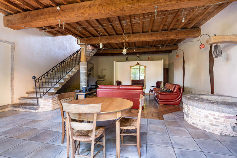 Maison - 343 m² - 7 pièces