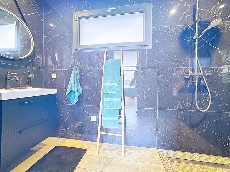 Maison - 182 m² - 6 pièces