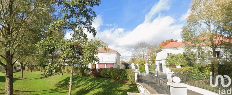 Maison - 234 m² - 8 pièces