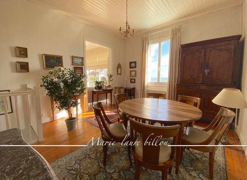 Maison - 175 m² - 8 pièces