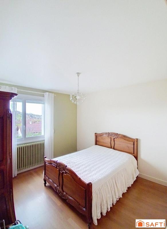 Maison - 90 m² - 5 pièces