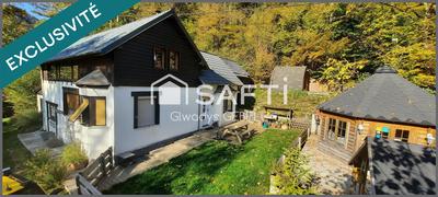 Maison - 214 m² - 10 pièces