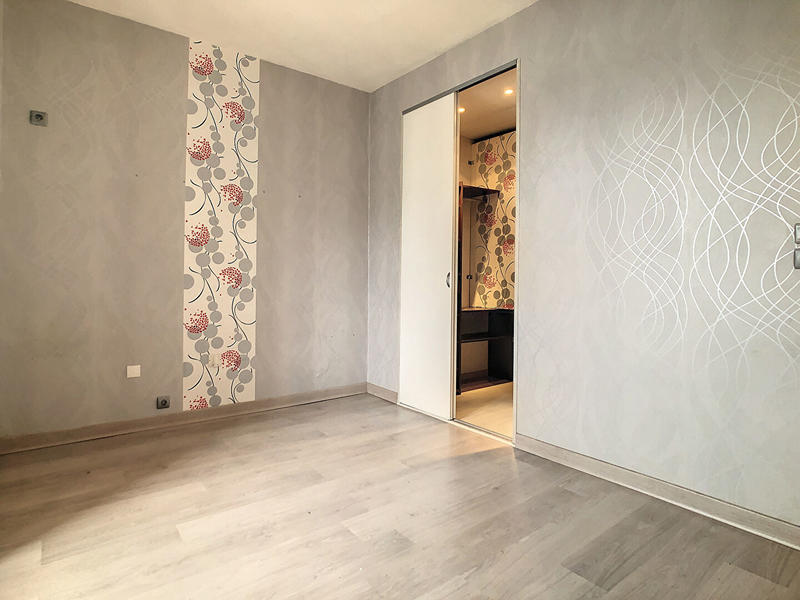 Appartement - 81 m² - 5 pièces