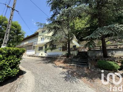 Maison - 182 m² - 7 pièces