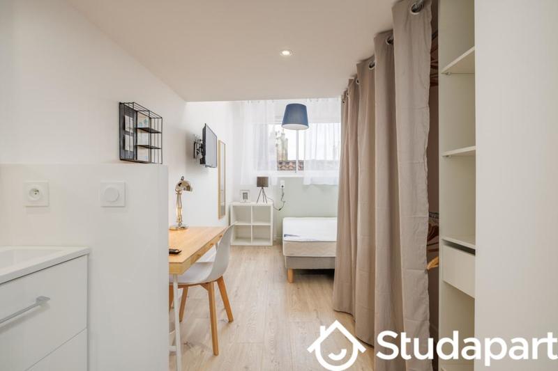 Chambre - 11 m² - 1 pièce