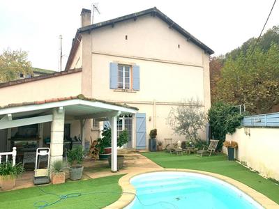 Maison de village - 430 m² - 6 pièces