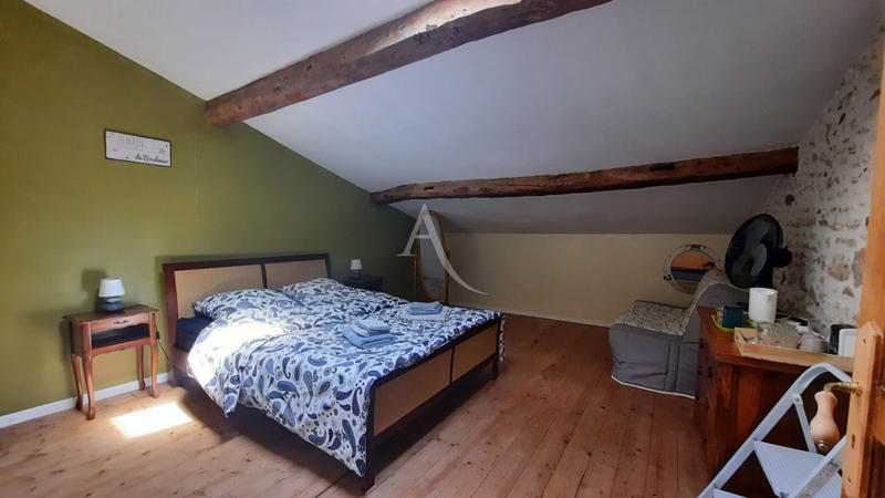 Maison - 297 m² - 9 pièces