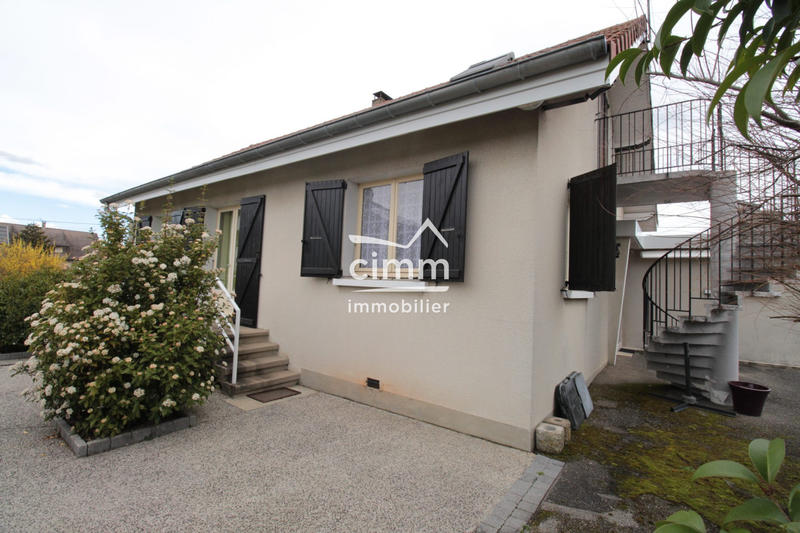 Maison traditionnelle - 64 m² - 5 pièces