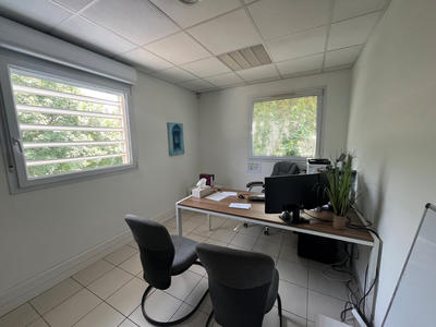 Bureau - 137 m²