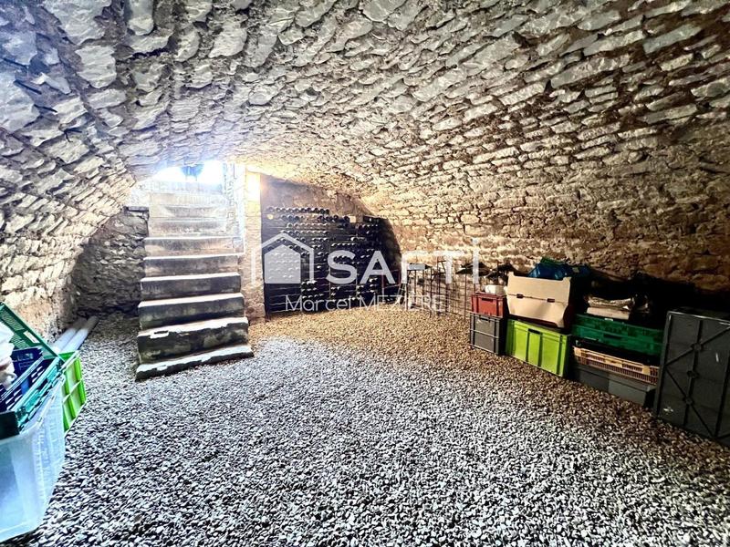 Maison - 201 m² - 7 pièces