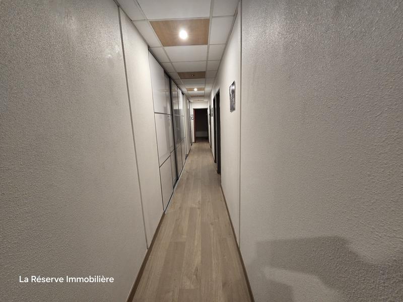 Local d'activités - 150 m² - 5 pièces