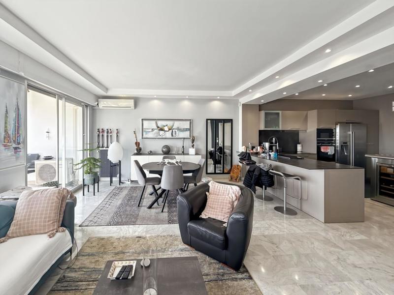 Appartement - 79 m² - 2 pièces