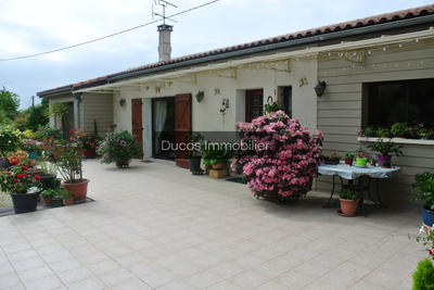 Maison - 460 m² - 10 pièces