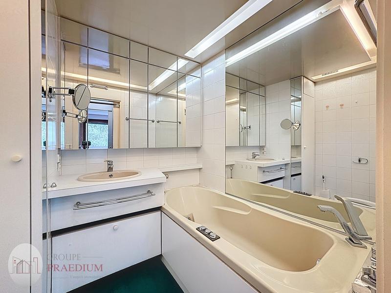 Appartement - 111 m² - 4 pièces