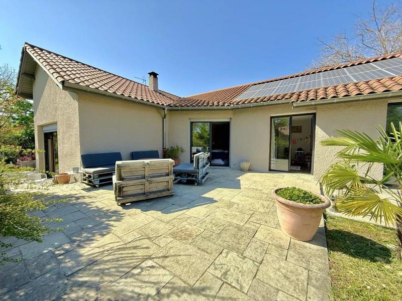 Villa - 200 m² - 8 pièces