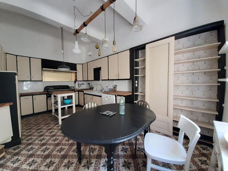 Maison - 252 m² - 7 pièces