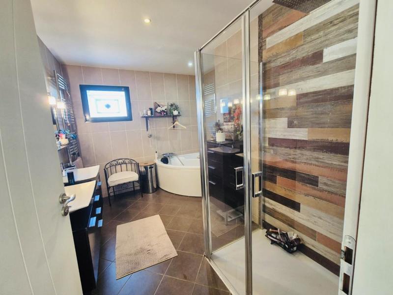 Maison - 126 m² - 5 pièces