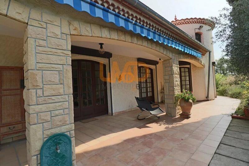 Maison - 282 m² - 11 pièces