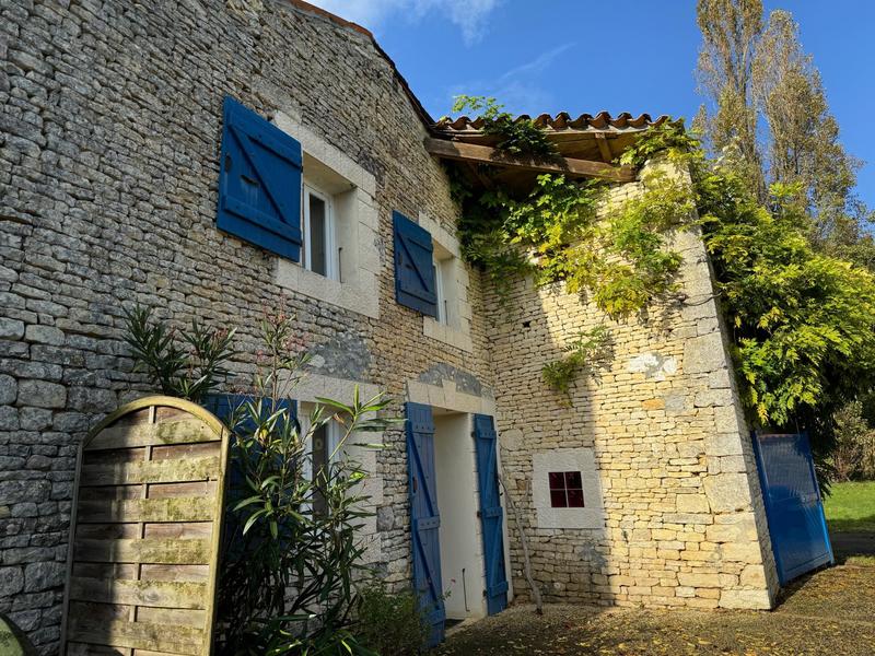 Maison - 245 m² - 8 pièces
