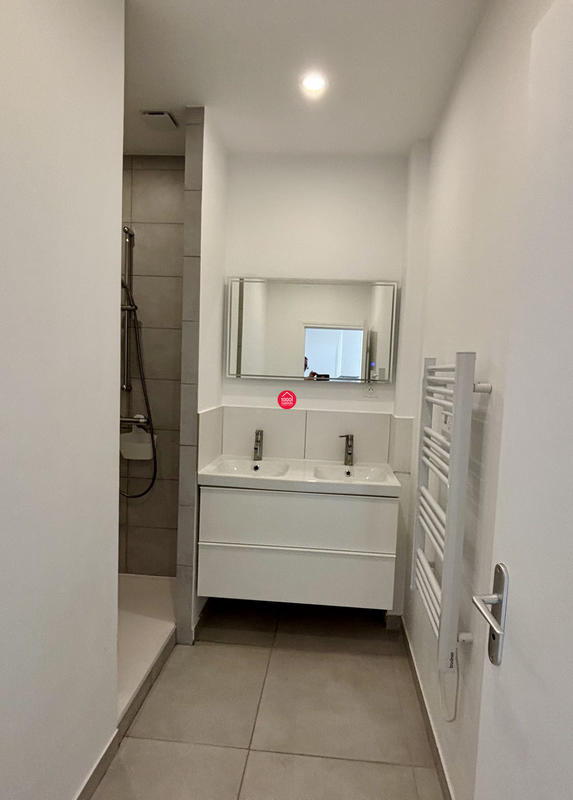 Appartement - 93 m² - 4 pièces