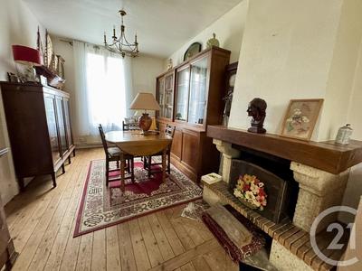 Maison - 90 m² - 5 pièces