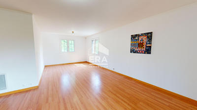 Maison - 180 m² - 8 pièces