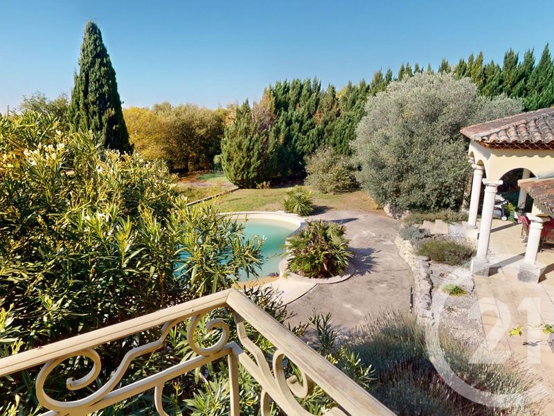 Maison - 216 m² - 6 pièces