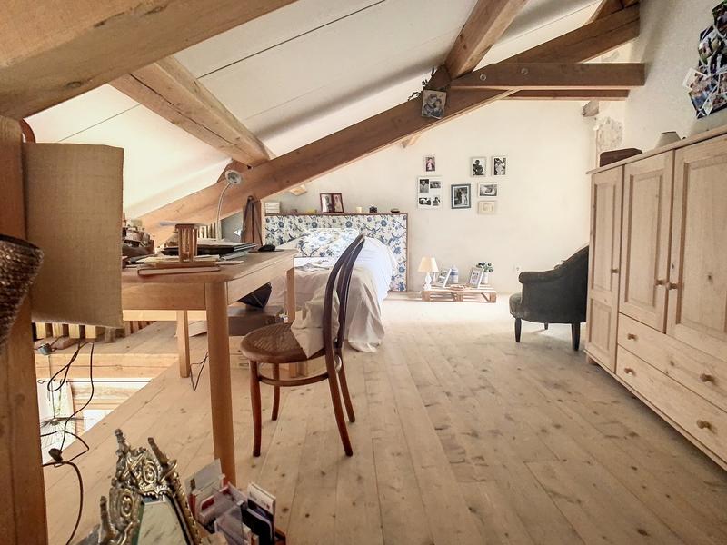 Maison - 300 m² - 7 pièces