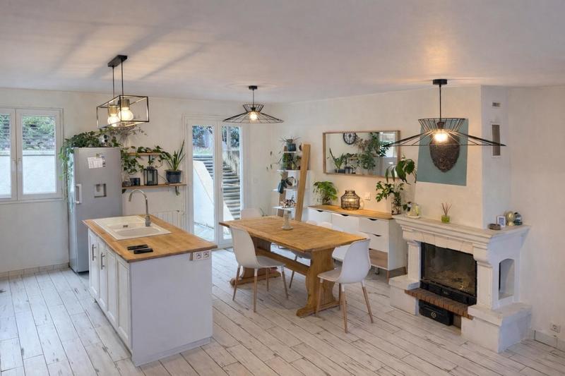 Maison - 104 m² - 7 pièces