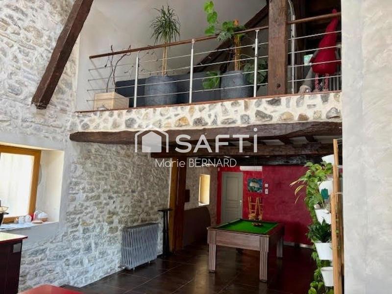 Maison - 251 m² - 9 pièces