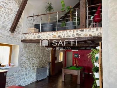 Maison - 251 m² - 9 pièces