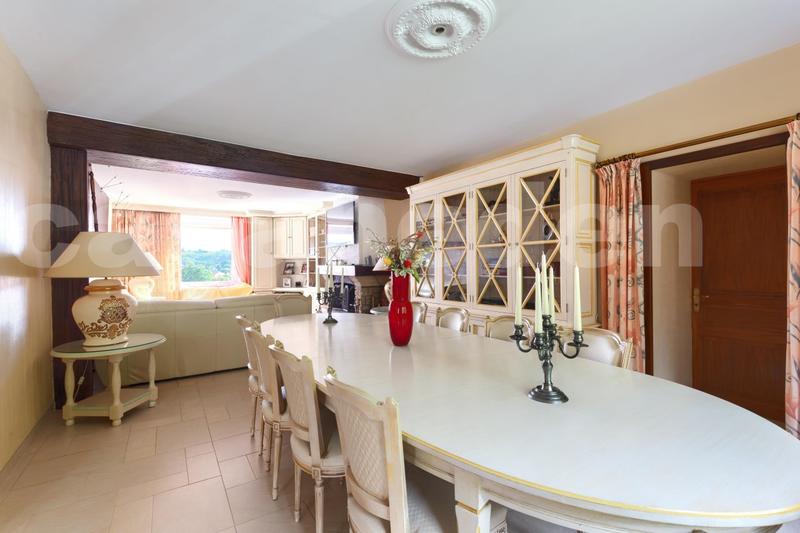 Maison - 234 m² - 6 pièces