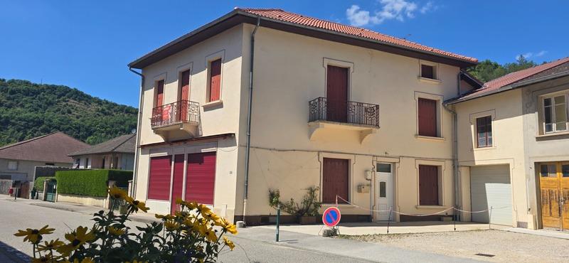 Maison de village - 257 m² - 9 pièces