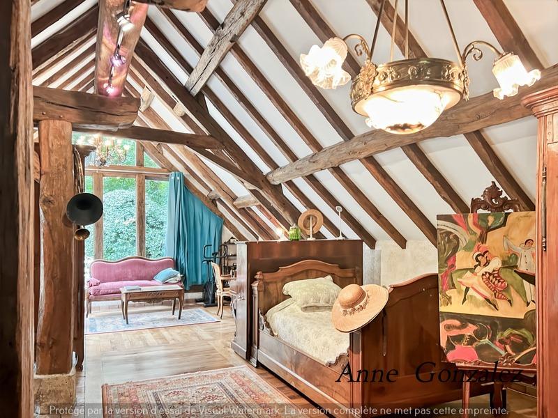 Propriété - 295 m² - 9 pièces