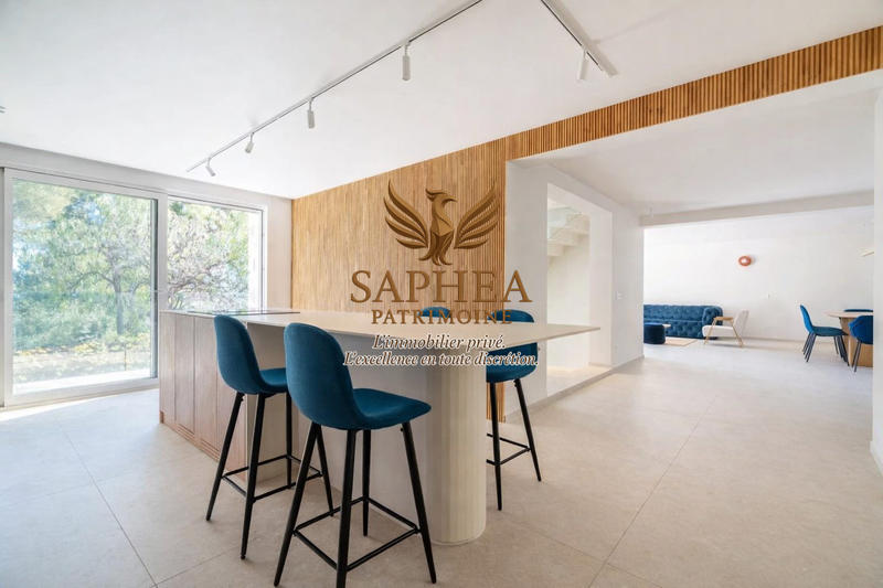 Maison - 218 m² - 9 pièces