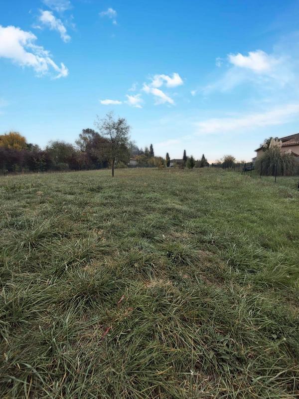 Terrain - 739 m²