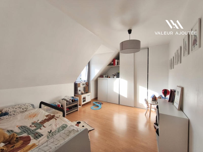 Maison traditionnelle - 109 m² - 6 pièces