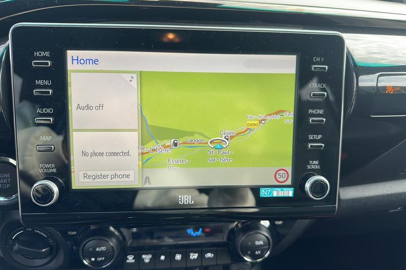 Toyota Hilux 2.8 204 Bva Invincible 4p